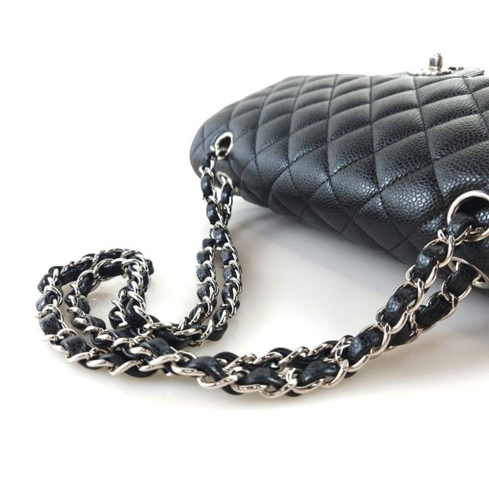 Classic Caviar Flap Shoulder Bag - Picture 4 of 8